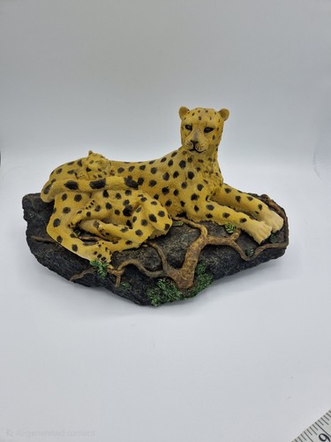 Academy resin cheetah cub - academy,