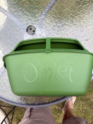Omelette chicken feeder - omelette,