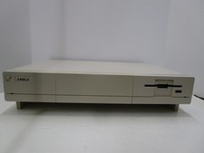 AMIGA 1000 COMPUTER COMMODORE