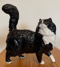 ROYAL DOULTON Figurine - DA