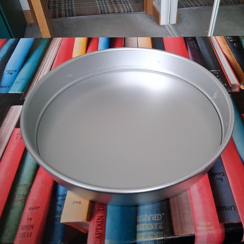 Silverwood shallow cake - 9",