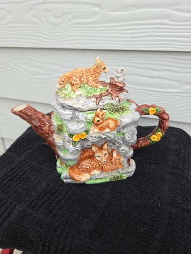 Novelty teapot leonardo - teapot.,