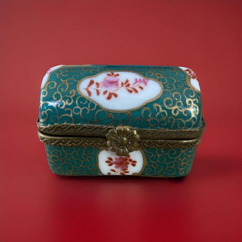 Vintage trinket box limoges - trinket,