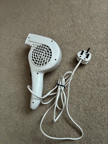 Morphy richards white - morphy,