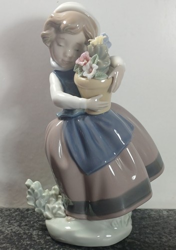 Lladro spring here - is, here"