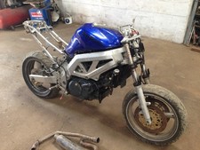 SUZUKI SV650 BREAKING. 2004 ALL PARTS AVAILABLE . THIS AD IS FOR DUST CAPS