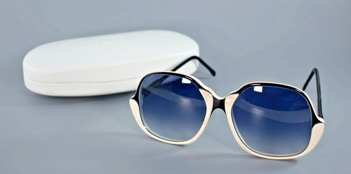 Vintage oliver goldsmith retro - vintage,