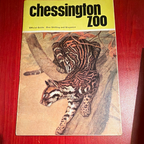 Chessington zoo official guide - chessington,