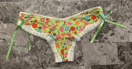 Nwt victoria secret pout s - victoria's,
