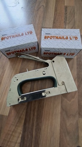 Rapid hand stapler - rapid, with