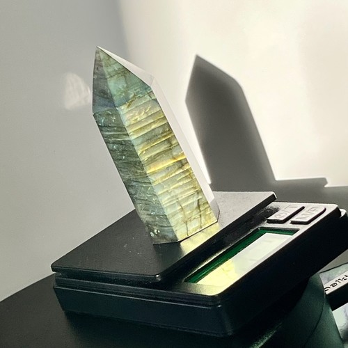 Flashy labradorite - flashy,