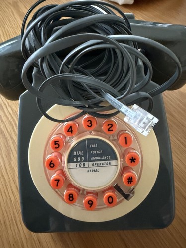 Retro 746 telephone - telephone, in