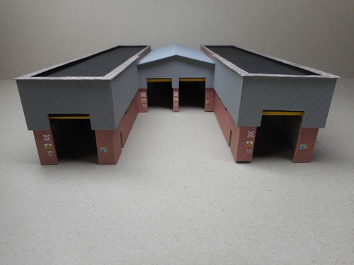Gauge locomotive shed model - n,