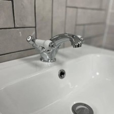 Newbury Basin Mixer - White