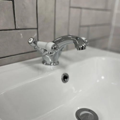 Newbury basin mixer - basin,
