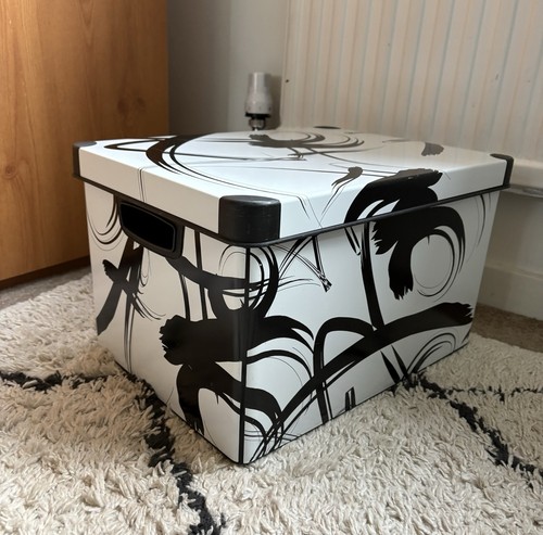 Plastic black white - black,