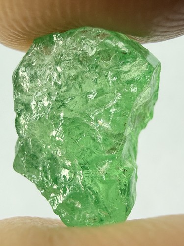 Natural tsavorite - 6.9,