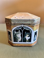 Vintage HUNKYDORY Cat Tin House Designed by Lesley Anne Ivory England 1990