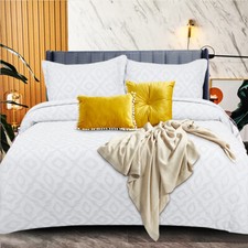 Quilted Bedspread Throw