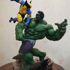 Wolverine vs Hulk Premium