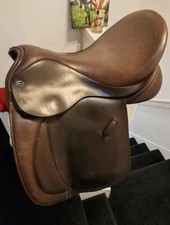 Farrington's 17.5" Saddle