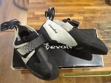 Evolv Zenist Pro Climbing