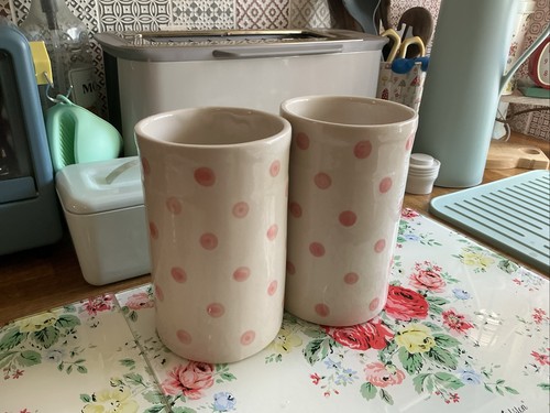 Pretty earthenware pink - pretty,
