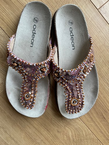 Beaded sequinned toe post - beaded,