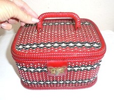 Vintage/Retro Mid-Century 1950's/60's Plastic Weave Sewing Basket/Box