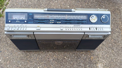 Sharp 2000e portable - sharp, stereo