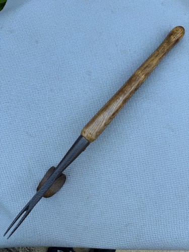 Vintage gardeners weed lifter - vintage,