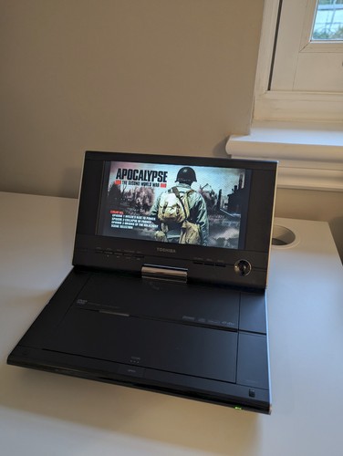 Toshiba p91s portable dvd - toshiba,