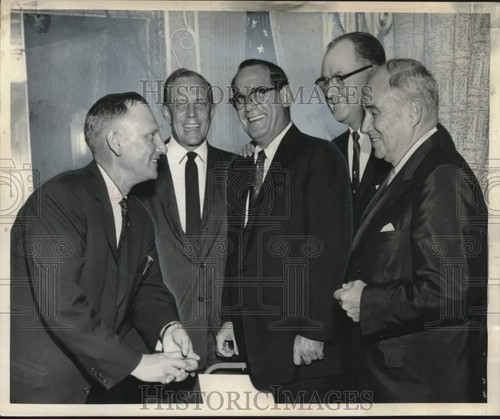 1960 press photo - 1960,