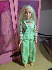 Barbie Skipper Extreme Green