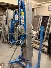 Genie Superlift SLA 10 Materials lift