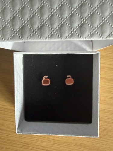 Lovely rose gold coloured - lovely,