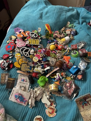 Huge job lot 149x keyrings - job,