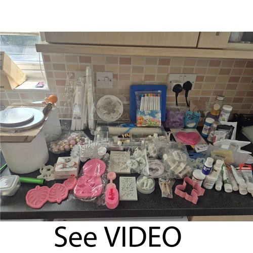 Cake decorating joblot - cake,