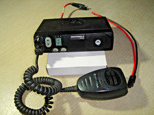 Motorola CM140 UHF 438-470MHz, 8ch, 25Watt  with microphone & dc tail