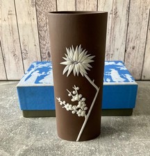 WEDGWOOD WHITE ON BROWN