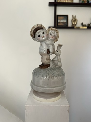 Vintage rotating porcelain - vintage,