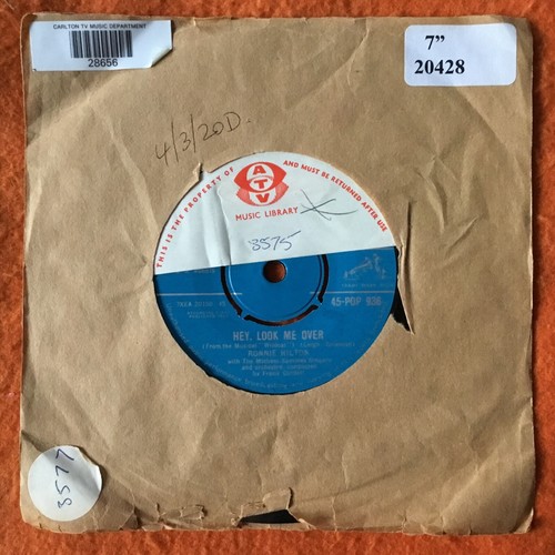Ronnie hilton hey look me - look,