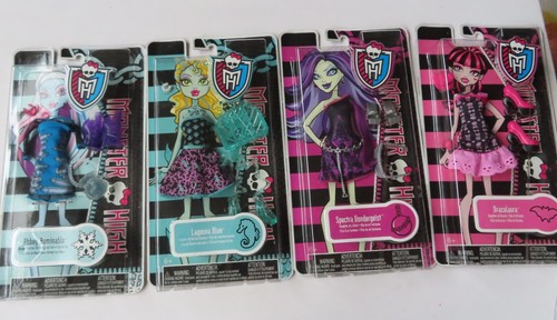 Monster high draculaura - -,