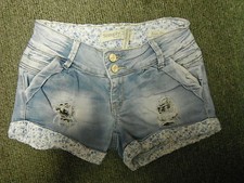 Simply Chic Denim Shorts Size