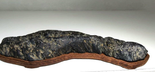 Japanese suiseki viewing stone - viewing,