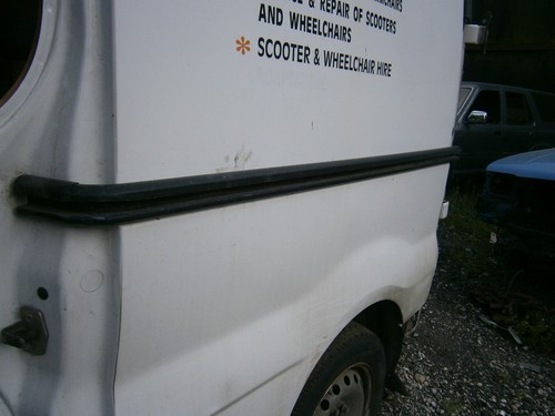 Lwb side sliding door centre - sliding,
