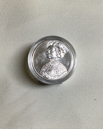 2023 danbury mint - mint, 12