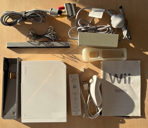 Nintendo wii white console - wii,