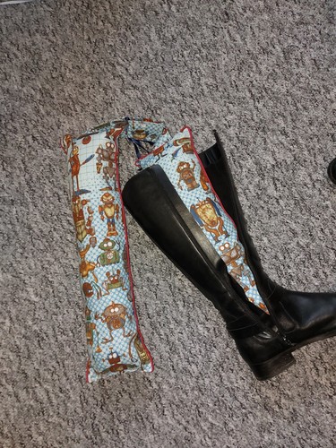 Pair boot stuffers - of,