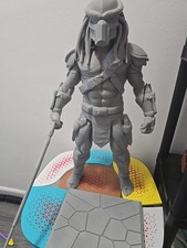 Predator Statue 55cm +4cm Base